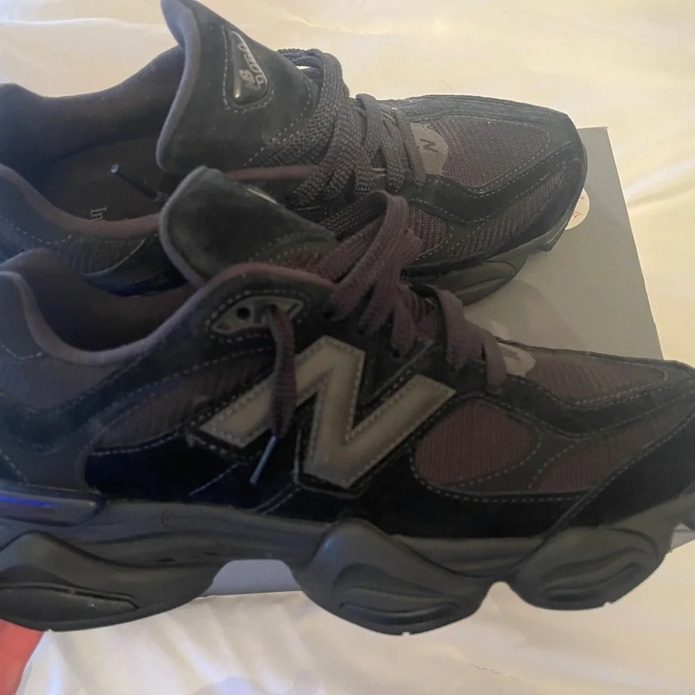 New Balance All-Black 9060 (worn twice) - Picture 3 of 5